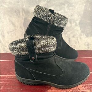 Khombu Women's Black Suede Laura All Weather Ankle Suede Snow Boots Size 10